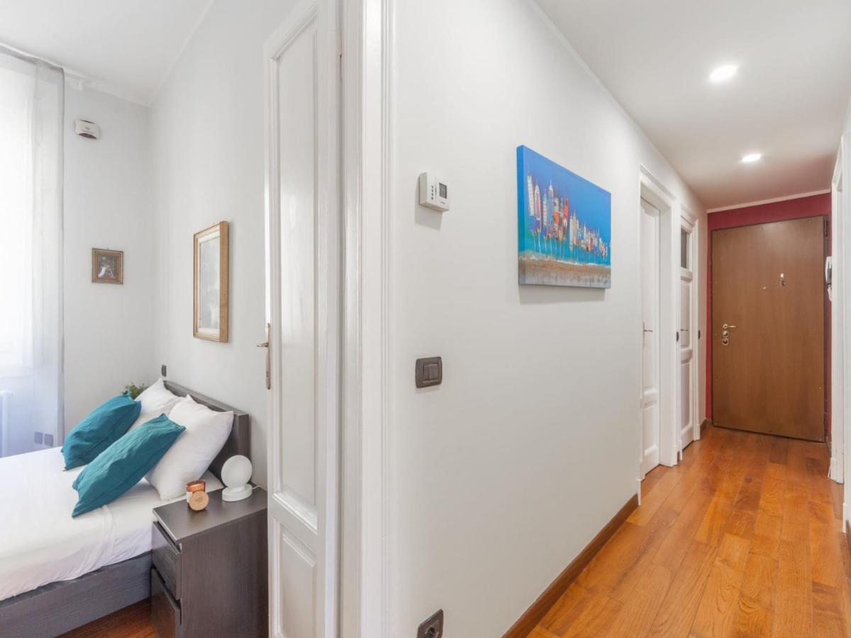 The Rent - Spacious Two-bedroom In Porta Romana Appartement Milan